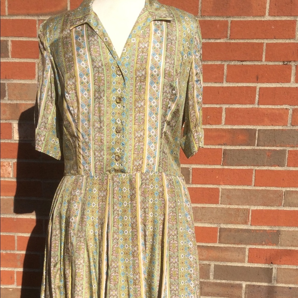 Ann Taylor green printed button down lace dress